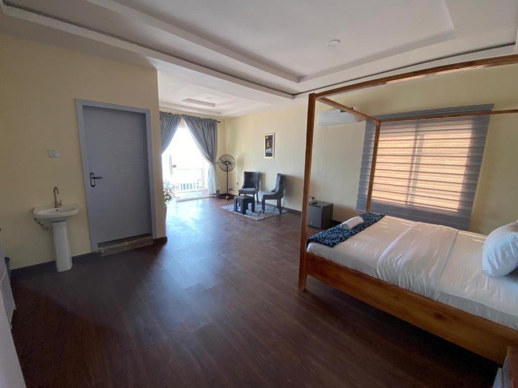 Oceanfront Wavecrest Hotel Lekki Ngoại thất bức ảnh
